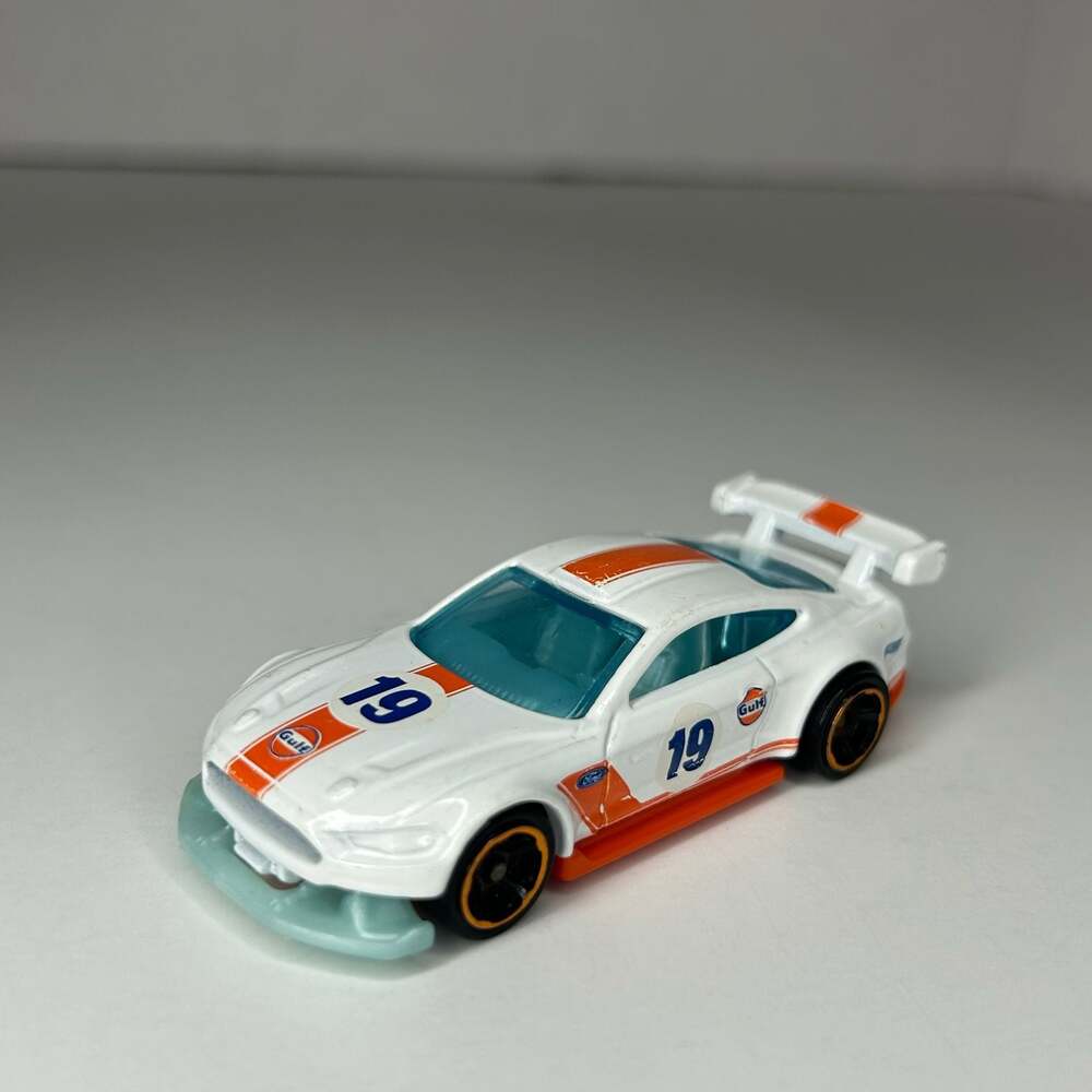Hot Wheels Custom '18 Ford Mustang GT Gulf #19